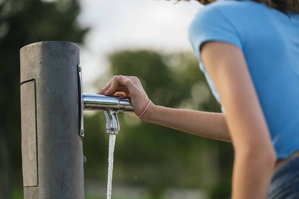 Quel type de fontaine à eau chaude choisir pour son entreprise ?