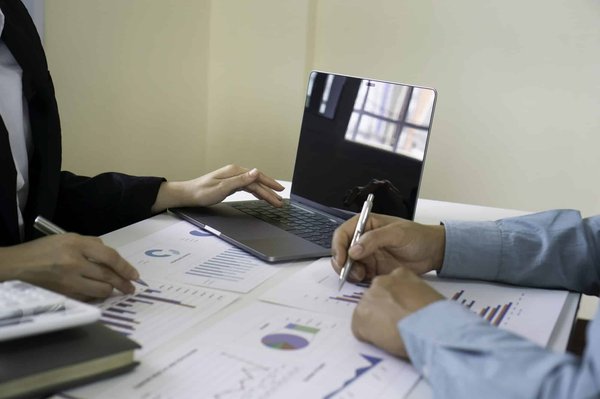 Quelles sont les stratégies pour optimiser la performance d'un site Drupal ?