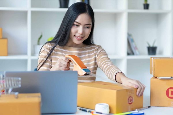 Box colis connectée : les étapes pour optimiser votre expérience client grâce à la livraison